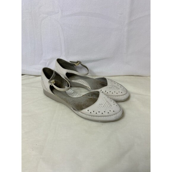 Rockport Women's White Color  Leather Mary Jane Flats  Size 7 Narrow - Picture 1 of 9